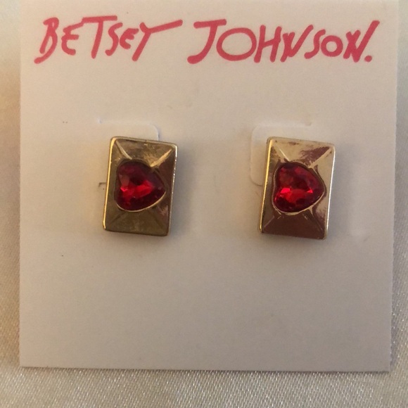 Betsey Johnson Gold Tone Envelope Stud Earrings Red Crystal Heart Accent NWT - Picture 1 of 12